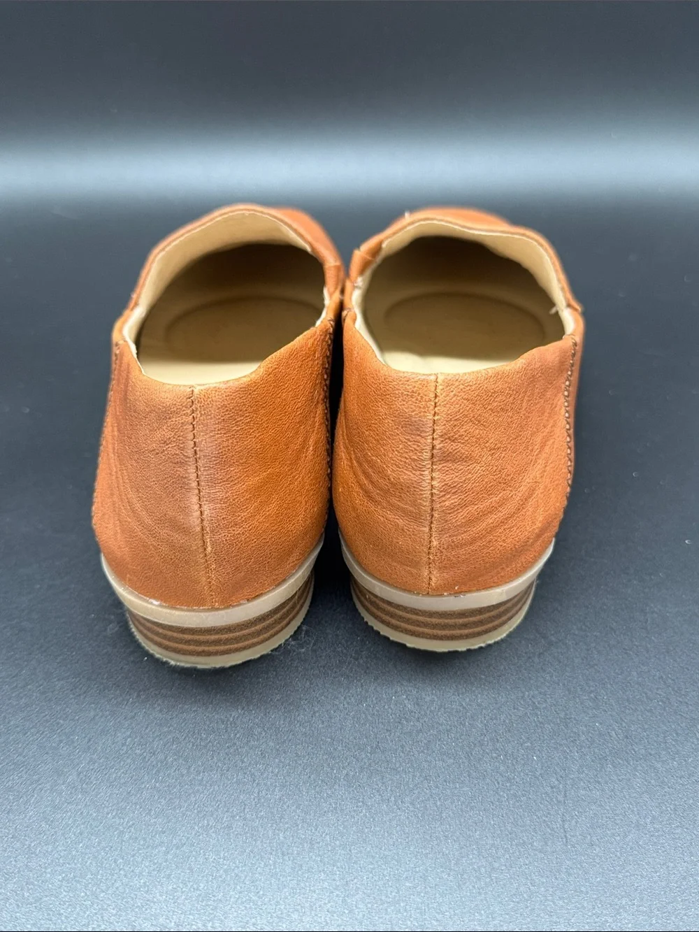Clarks Women's Dark Tan Leather Slip-On Loafers Sz 7